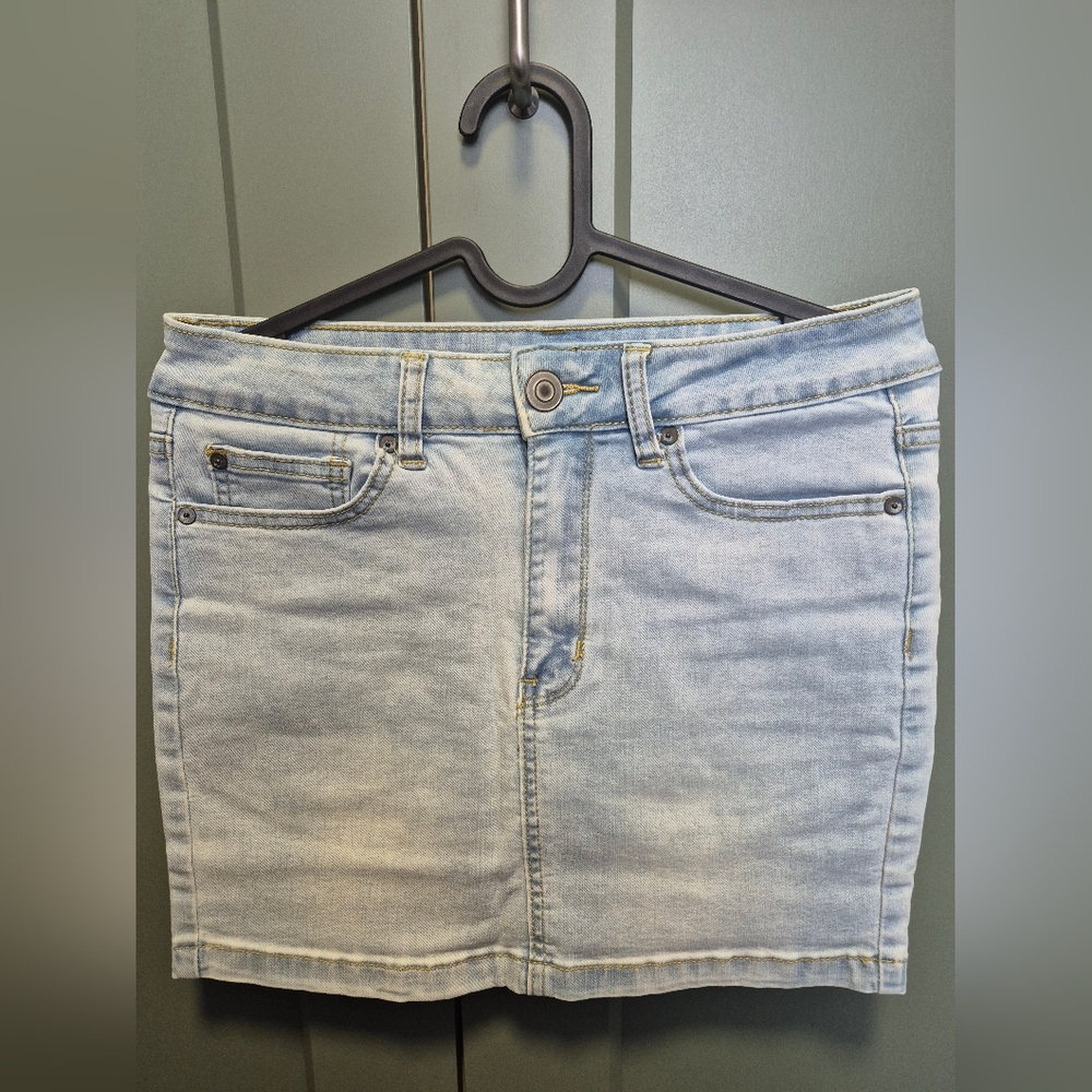 Two Mini Skirts Set - Picture 3 of 16